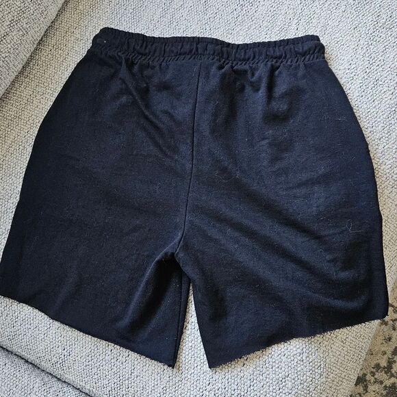 - 🎁Forever 21 Black Cottony Shorts - Picture 2 of 3